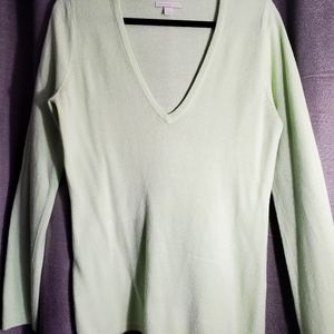 New York & Company v-neck sweater. Size L. Light mint green color.